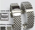 Bracciale in metallo solido e maglie accorciabili, con chiusura di sicurezza, dotato di attacco ansa sia dritto che curvo